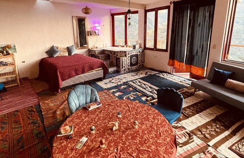 Pasajcap House | Starship InnerPrize -Villa with lake views! Yoga platform. Rooftop terrace..