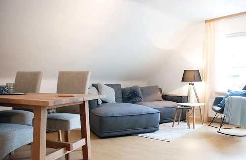 Pommern House | Maurer Modern Retreat