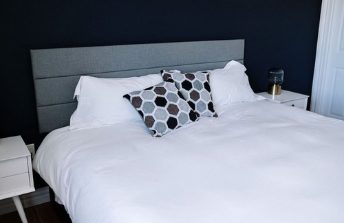 Shelburne House | Two Bedroom Suite in the heart of Shelburne