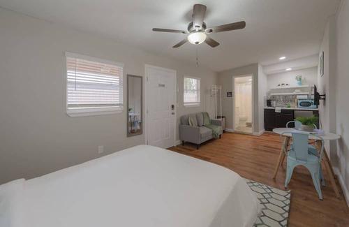 Azalea Park House | Studio in the heart of Orlando