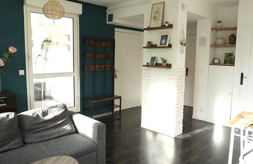 Bagnolet Apartment | Homerez - Beautiful apartement for 4 ppl. with terrace at Bagnolet