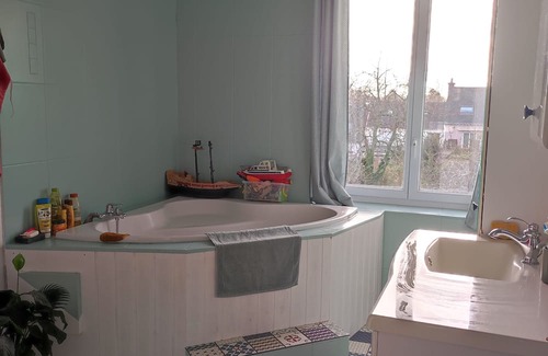 Lanester House | 1930s family home near the sea