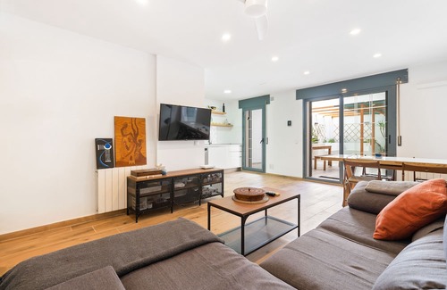 El Port Apartment | This apartment is a 2 bedroom(s), 2 bathrooms, located in L'Hospitalet de Llobregat, .