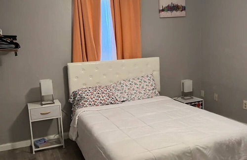 Griffin Heights Apartment | Exciting 2 B/1 b near FSU /FAMU.