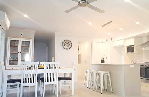 Cooloola Cove Cottage | Welcoming 3-bedroom cottage in Cooloola Cove