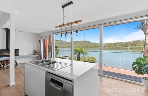 Central Coast Council House | Luxury Home On The Hawkesbury River! Private Jetty & River Acess