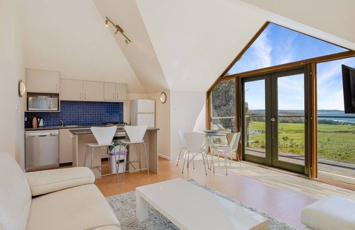 Barragga Bay Apartment | Cuttagee Beach Cottages Apt