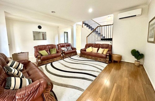 Sanctuary Lakes House | Sanctuary Lake Resort 4br house/3min walk to lake