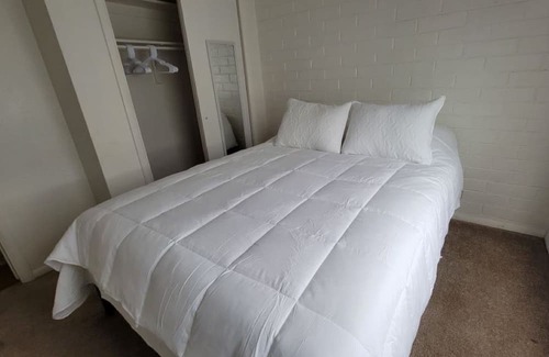 Wickenburg House | Welcome to Wickenburg. Clean home located less than a mile from downtown
