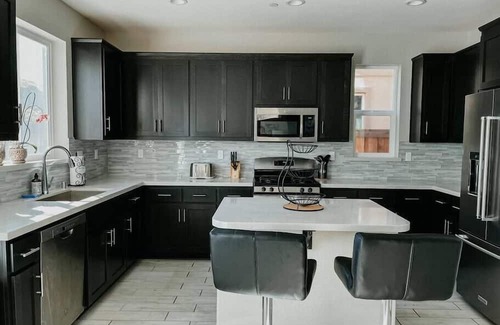 Pittsburg House | New & Big is better! Just listed