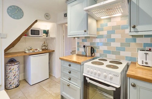 Hythe House | Host & Stay | Claire's Cottage