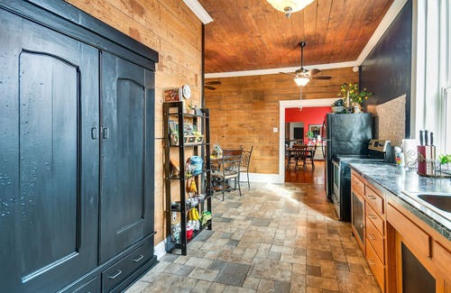 Dawn Apartment | Downtown Hereford Apartment: Dine, Shop + More!