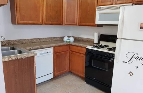 Brookhollow Apartment | Studio Apartment Close to Galleria