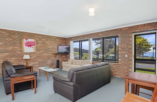 Barragga Bay Apartment | Cuttagee Beach Cottages Unit 3