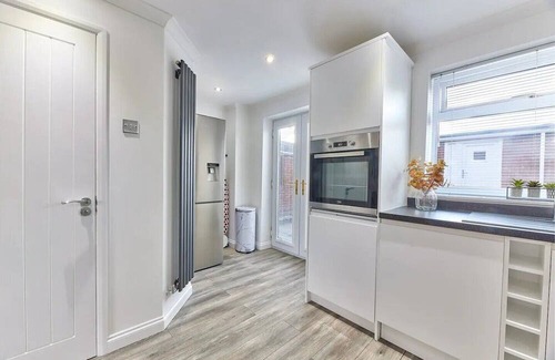 Newcastle-upon-Tyne House | Cosford House - 2 Bedroom