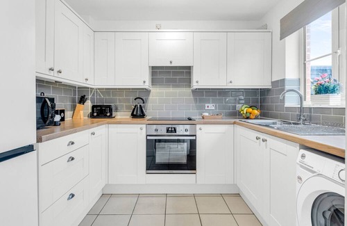 Brackley House | 3-bed House in Brackley* Contractors *Relocations