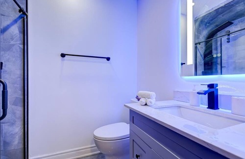 Markham House | Cozy home in Markham city where you can gather with family and friends.