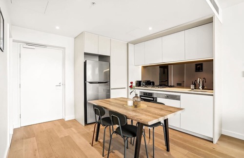 Chinatown Apartment | SYD1801 CBD Location 2B1B Apt w pool, walk to Chinatown