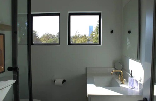 Holly House | Big East Austin house at Lake & close to DT