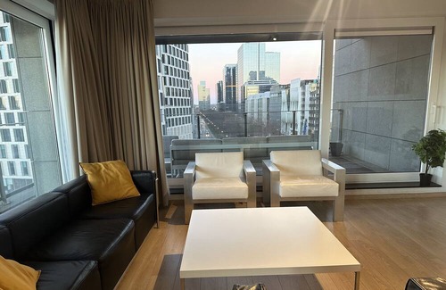 Northern Quarter Apartment | 2 Bedroom Apartment With Beautiful View in Brussels City