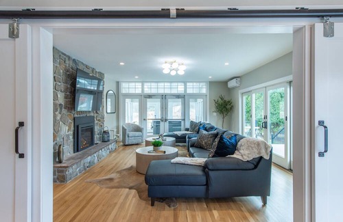 Middleville House | Countryside house with pool, hot tub, sauna