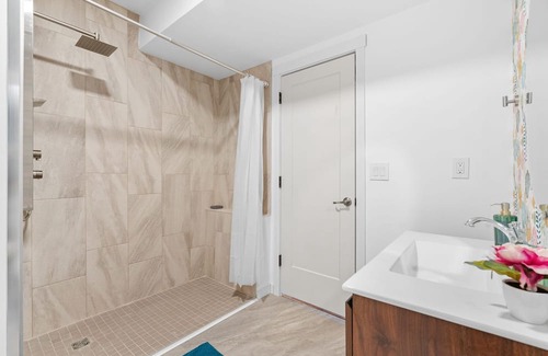 West Grey House | Markdale Farmhouse Retreat Lower 1 Bed