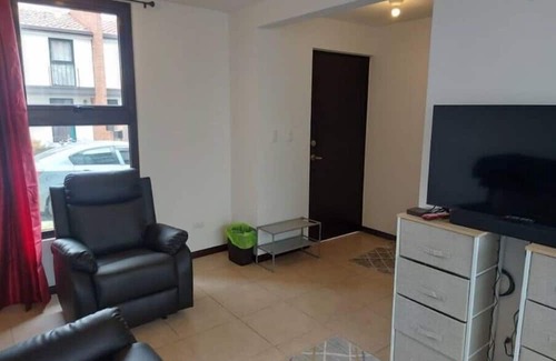 Ciudad Vieja House | Beautiful 3 bedroom town home