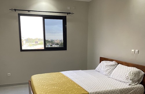 Yopougon Apartment | This new Cozy and spacious 2 bedrooms/ 2 bathrooms has beauty and convenience.