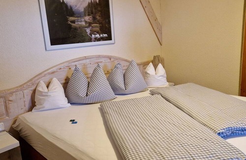 Tannheim Cottage | Doppelzimmer 7 - Gasthaus Pension Bergheim