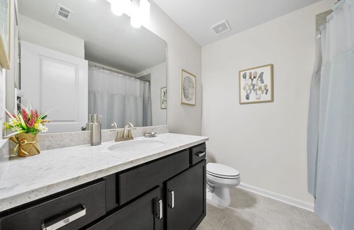 Cliftondale House | 3 Bedroom Fully Furnished Townhouse with Large Media Room and Large Rear Deck