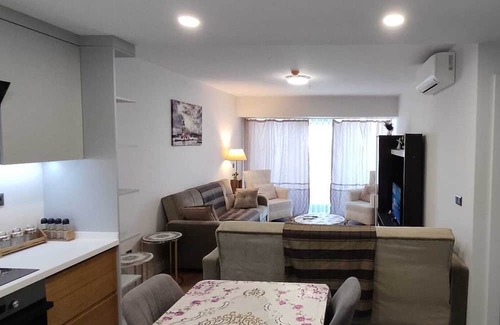 Beylikduzu Apartment | شقتنا تبعد دقيقة عن المتروبوس و 5 دقائق عن مول مرمرة بارك و بحيرة بيوك شكمجة