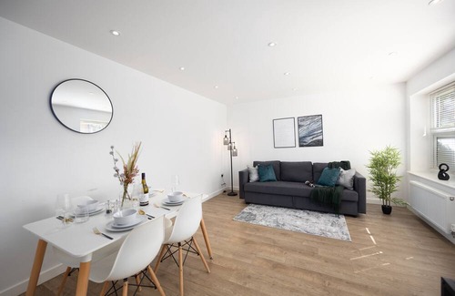 Nightingale Apartment | Contemporary 2-Bedroom Apart near Balham