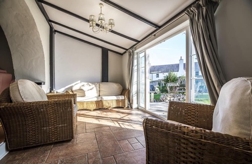 Penally House | Barn Conversion - Hot Tub - Penally - Tenby