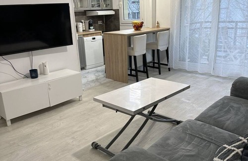 Plaisir Apartment | Appartement Accès Gare Plaisir Grignon
