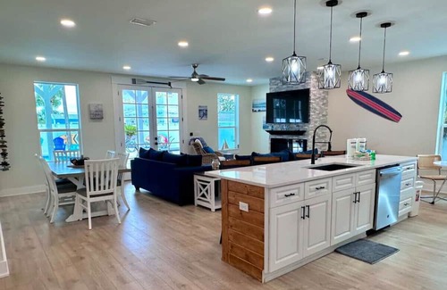 Laguna Beach Estates House | NEW! Sun, Surf, and Sand - Pet Friendly|Heated Pool