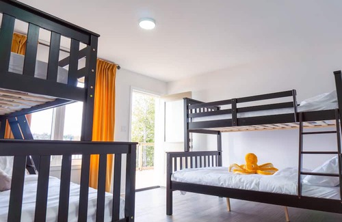 Faraday Cottage | Bright and Beautiful Brand New Cozy Waterfront Cottage
