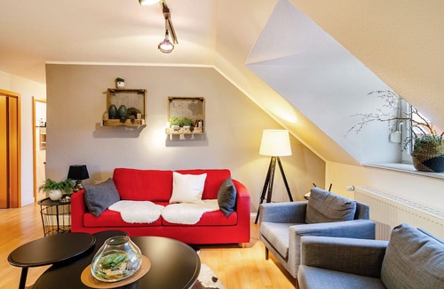 Rustersiel Apartment | Apartment 'Ferienwohnung Kornspeicher 80qm' with Wi-Fi