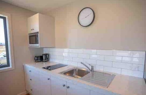 Te Anau Apartment | Gorgeous mountain and lake views and a great base to visit Milford Sound
