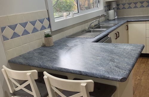 Point Clare House | Peaceful Surrounds Point Clare Pet friendly