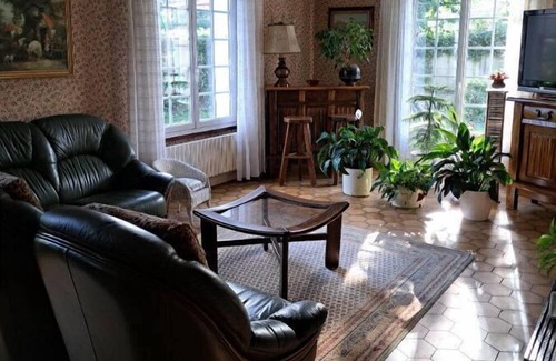 Bures-sur-Yvette House | Vrbo Property