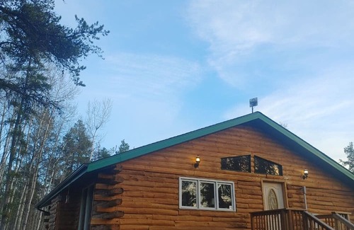 Manitoba Cabin | Cottage w/firepit, hot tub , next to ATV trails