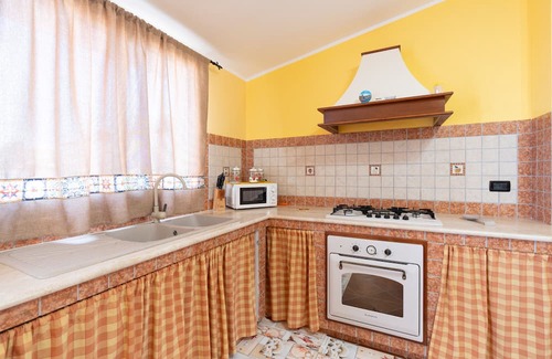 Trappeto House | Holiday Home 'Adelaide' with Sea View, Private Terrace and Wi-Fi