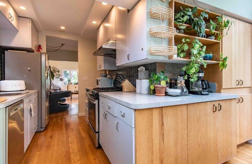 Roosevelt House | Green Lake Oasis with Loft + Outdoor Fireplace