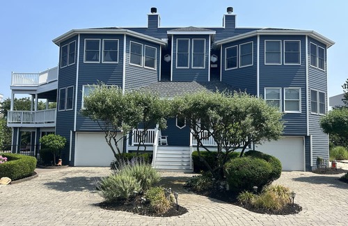 Loveladies House | Loveladies, LBI Bayside sunsets, minutes from the beach, with a pool & 3 decks!