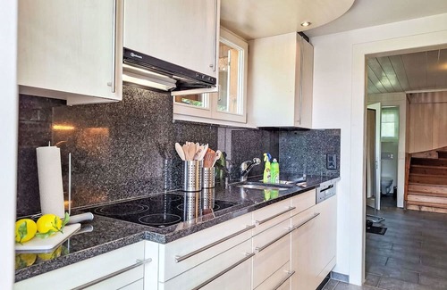 Niederried bei Interlaken House | Nice apartment in villa for 4 guests with WIFI, TV, balcony and panoramic view