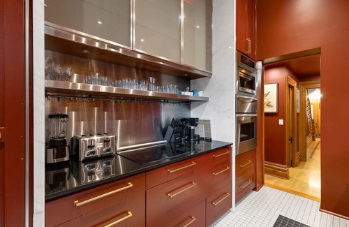 Milton Park Bed & Breakfast | The Spa Room - 2 Beds & Huge Private Bathroom MTL