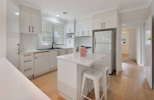 Wagga Wagga House | The Corner Cottage - Quaint & Cosy Charm