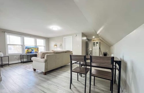 Milford House | Lebanon NH Mins to DHMC-Hospitals- Hartford VT