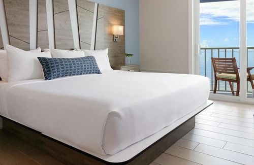 Pinellas Point Hotel | Gulf Escape | Fort De Soto Park | Two Pools & Waterfront Cabanas