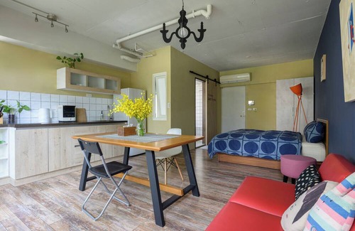 Songshan Apartment | Stylish 4F Large Studio, Taipei, Elevator, AC, 1 unit in a floor, Walk to MRT
